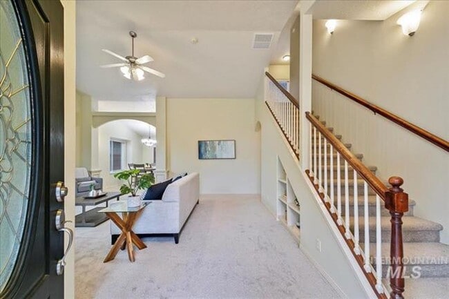 Building Photo - Gorgeous 4 bed 3 Bath Home Located in Meridian