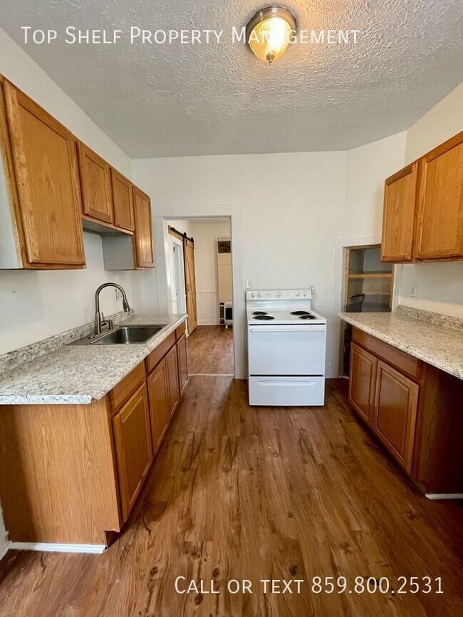 Building Photo - Quaint Two Bedroom House in Harrodsburg