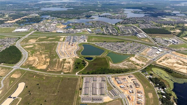 Building Photo - 16350 Hamlin Vw St