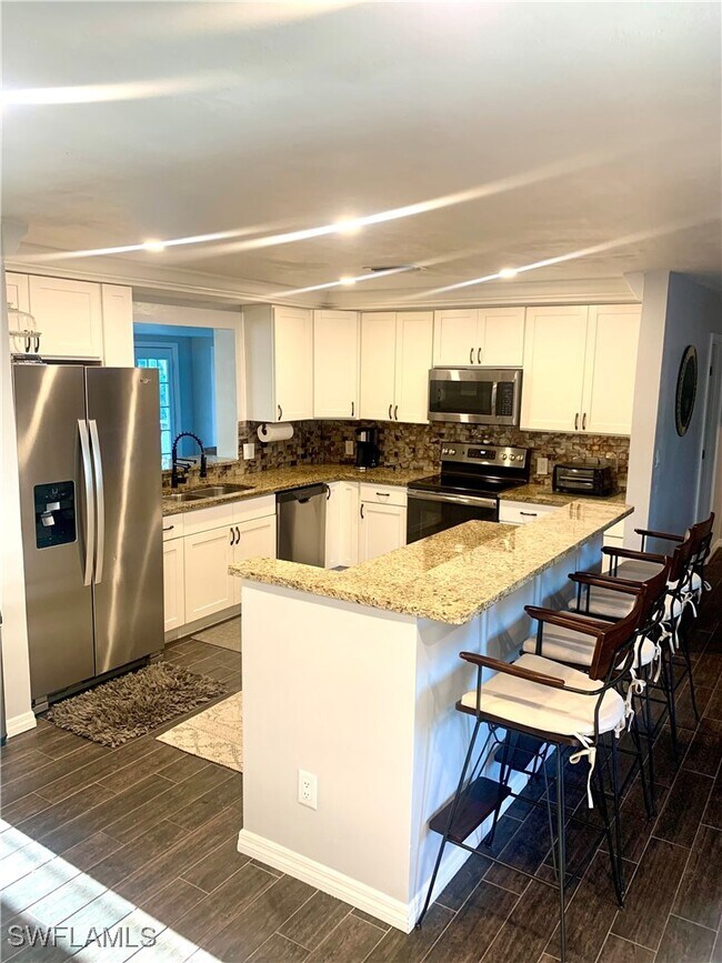 Building Photo - 235 Cypress Way W