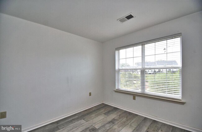 Building Photo - 3940 Ashland Dr