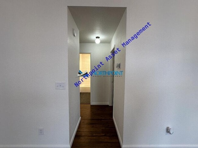 Building Photo - Remodeled 3BD/2BA Gem in Vintage Park