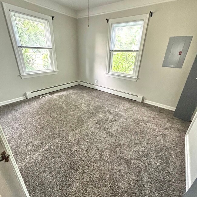 Building Photo - 741 Banghart St