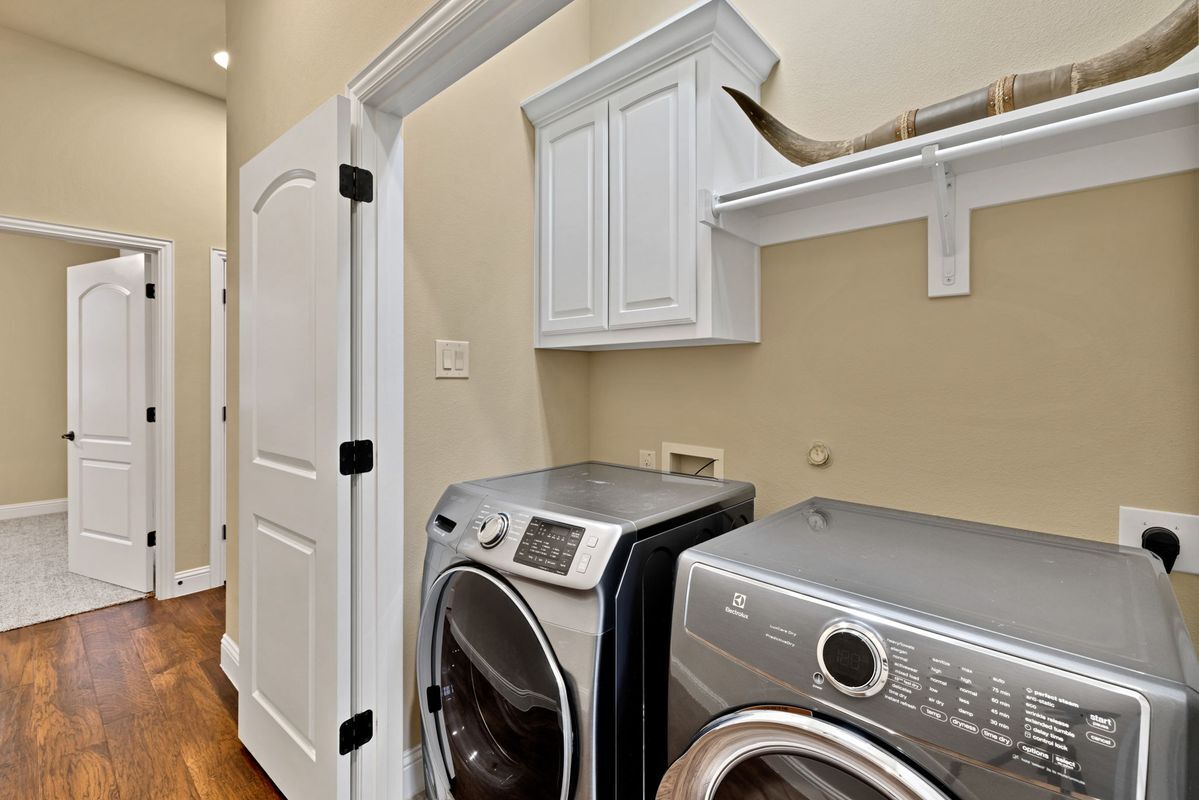 Building Photo - 1224 Pebblebrook Dr