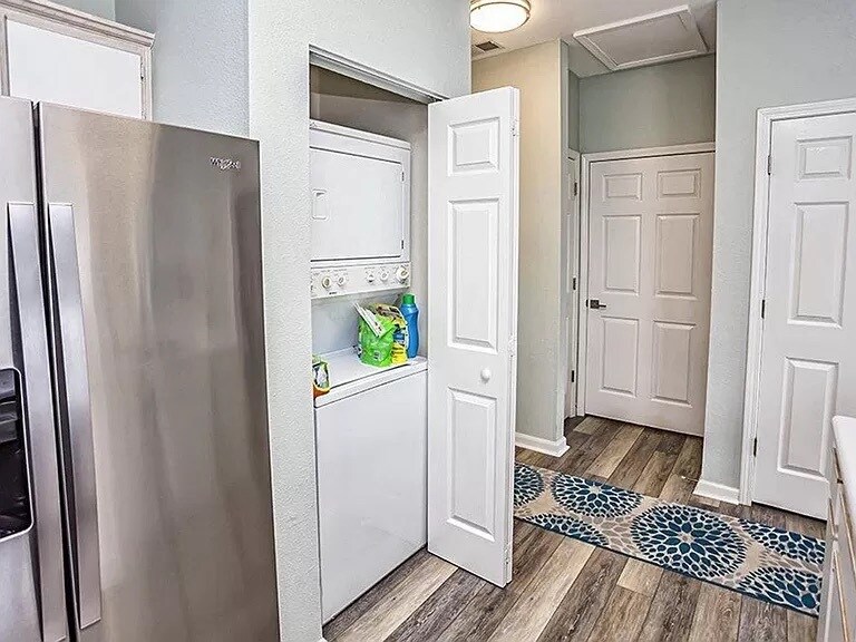 Building Photo - 1298 River Oaks Dr