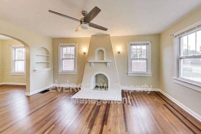 Building Photo - 5244 E 10th St