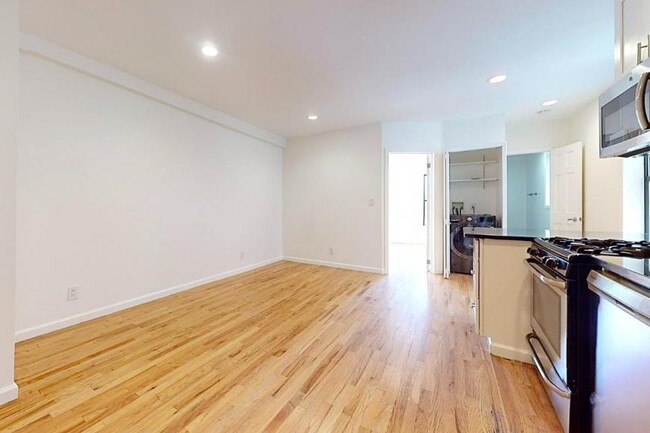 Building Photo - 1 bedroom in NEW YORK NY 10040