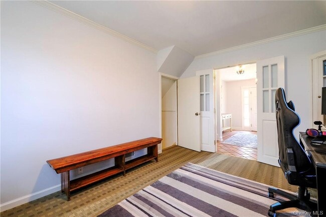 Building Photo - 38 Shadow Ln