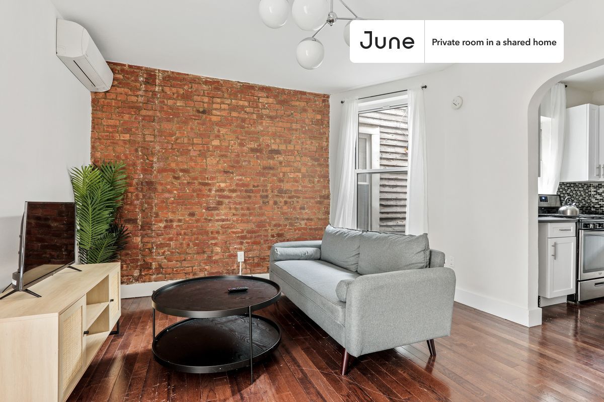 Building Photo - Room in Shared 3 bed/1 bath home