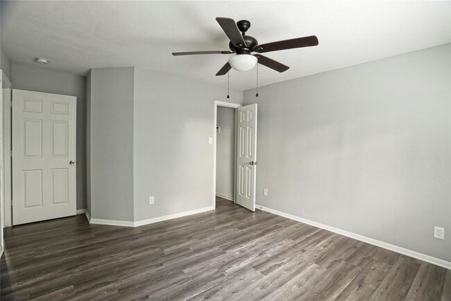 Building Photo - 18315 Water Mill Dr