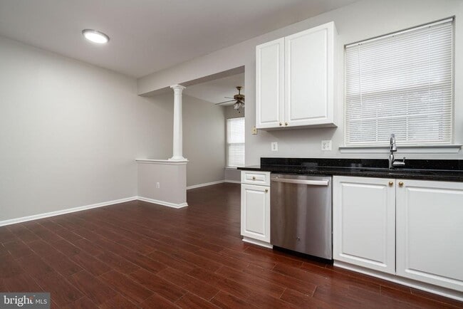 Building Photo - 20382 Farmgate Terrace