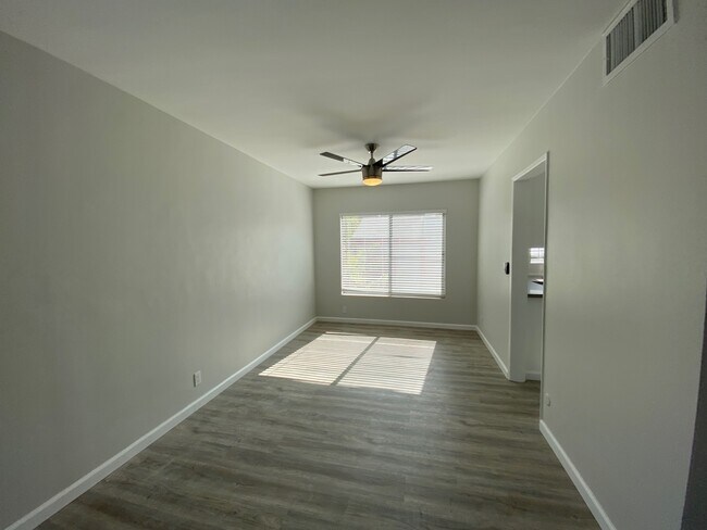 Building Photo - Peerless Apartments