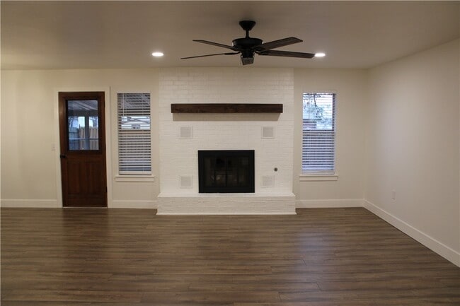 Building Photo - 4003 Holt Ave