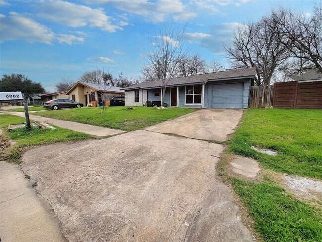 Building Photo - 6002 Idlewood Cove