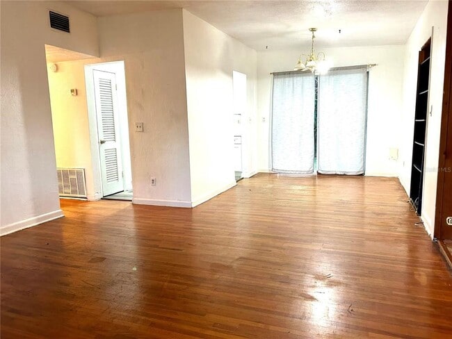 Building Photo - 112 Dahlia Dr