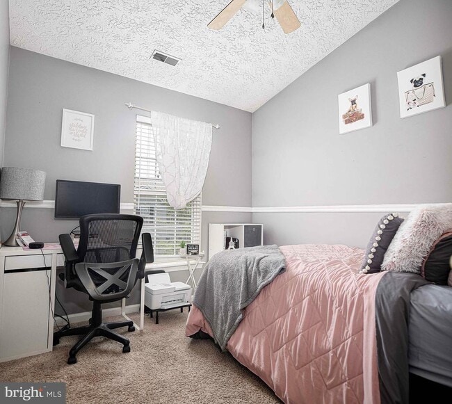 Building Photo - 9736 Morningview Cir