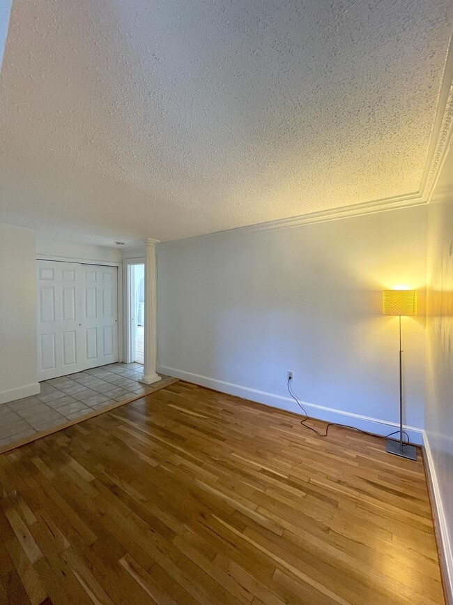 Building Photo - 108 Brookside Ave