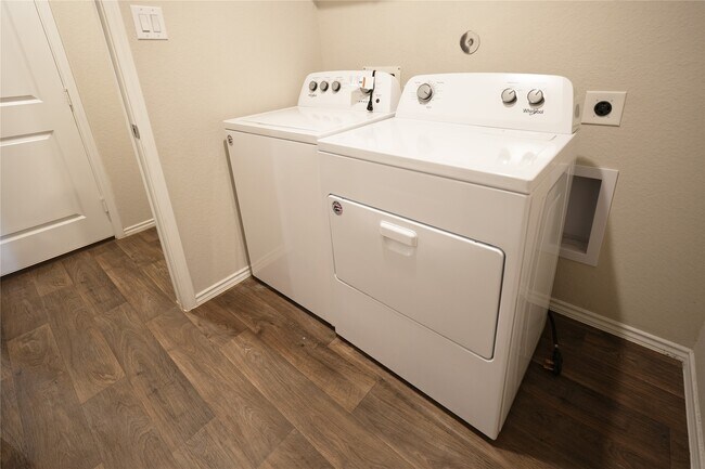 Building Photo - 5630 Havenwood Creek Ct