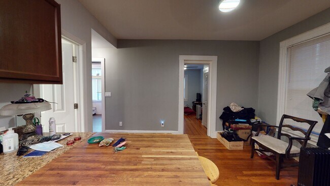 Building Photo - Charming 1BR + Bonus Sunroom - Near Yale, ...