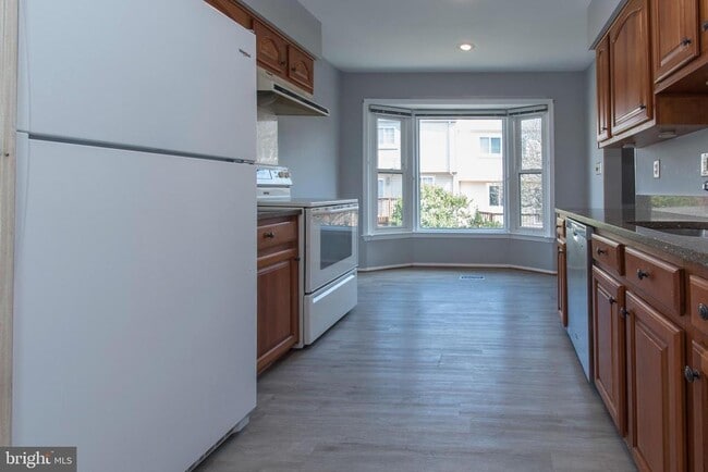 Building Photo - 48 Pontiac Way