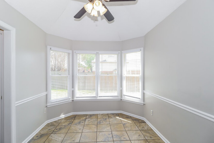 Building Photo - 8893 Wenham Cove E