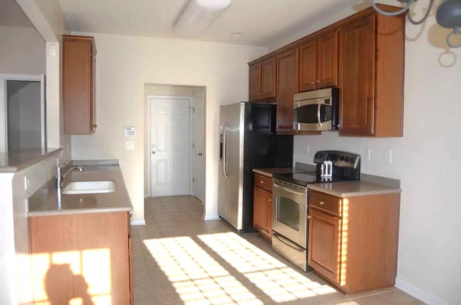 Building Photo - 449 Lazy Creek Ln