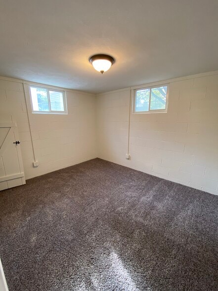 Building Photo - 4135 Lenox Ave