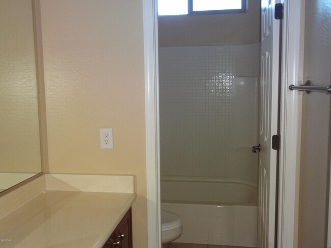 Building Photo - 1575 W Pelican Ct