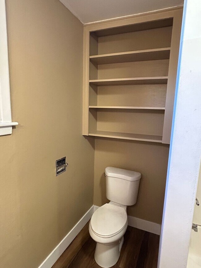 Building Photo - 3 bedroom 2 bath with bonus storage room next to Chico State with Large fenced backyard (Please r...