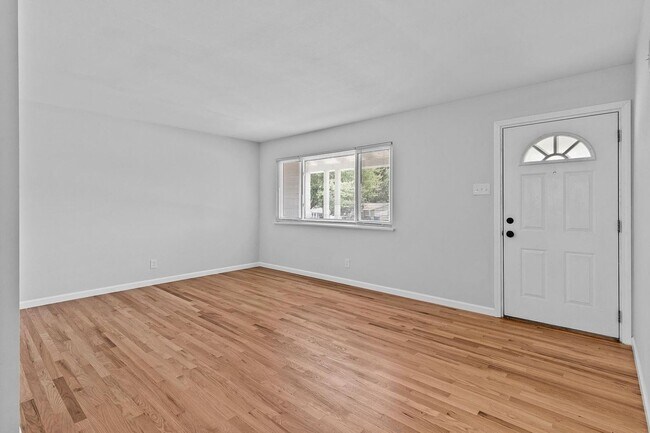 Building Photo - 2629 Glenoak Dr