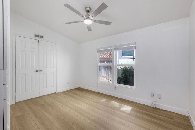 Building Photo - 2241 Meadow Lark Dr