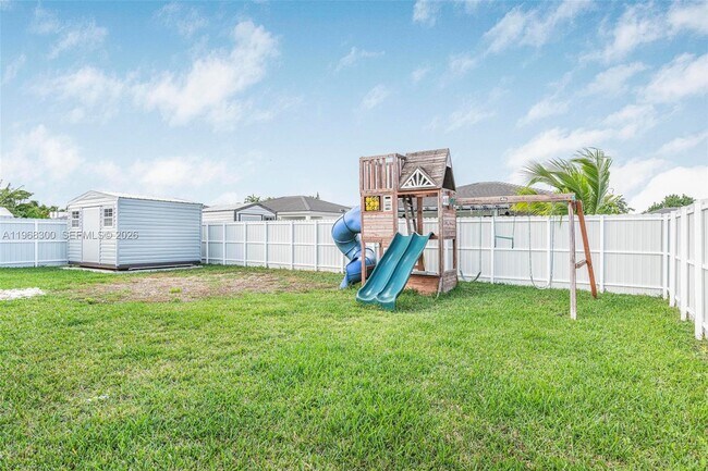 Building Photo - 15961 SW 307 Terrace