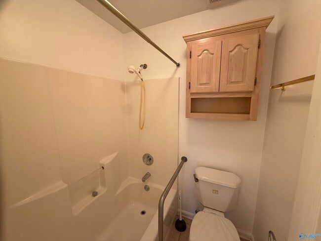 Building Photo - 313 Woodridge Dr SW