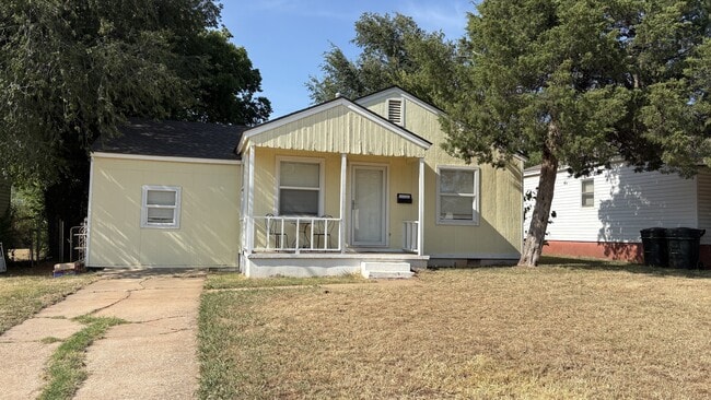 Building Photo - 4009 SE 25th St