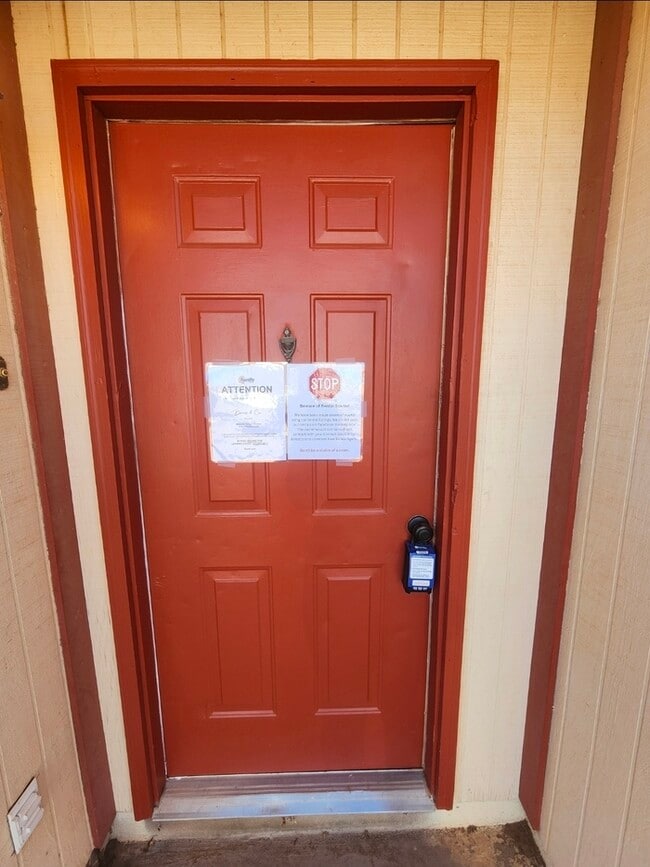 Building Photo - 3 bed 2 bath home