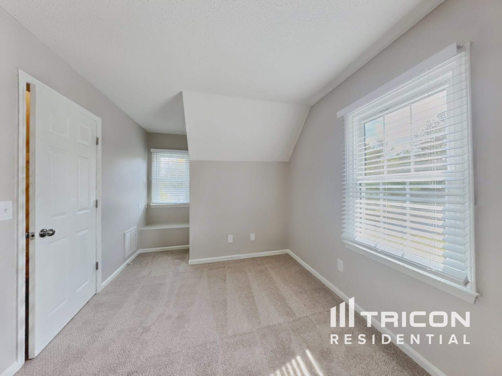 Building Photo - 1040 Reynolds Manor Dr
