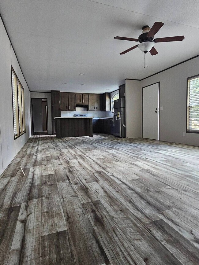 Building Photo - 2881 TX-110