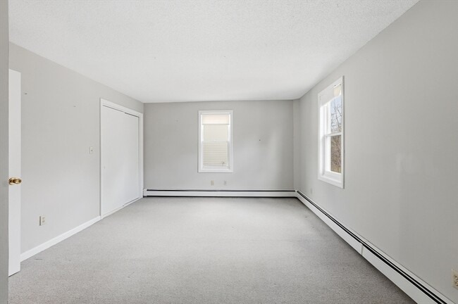 Building Photo - 146 Hecla St