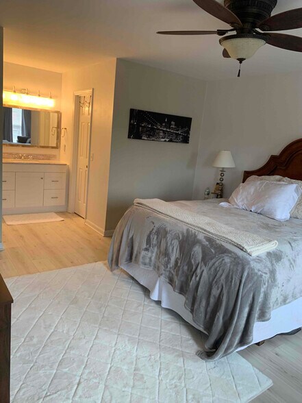 Building Photo - 334 Stoney Creek Dr