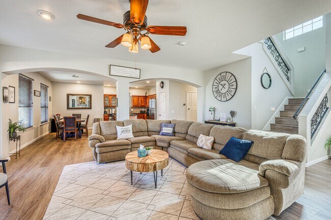 Building Photo - Beautiful Westside home FURNISHED with 4 bed-3 baths plus an office with beautiful backyard with ...