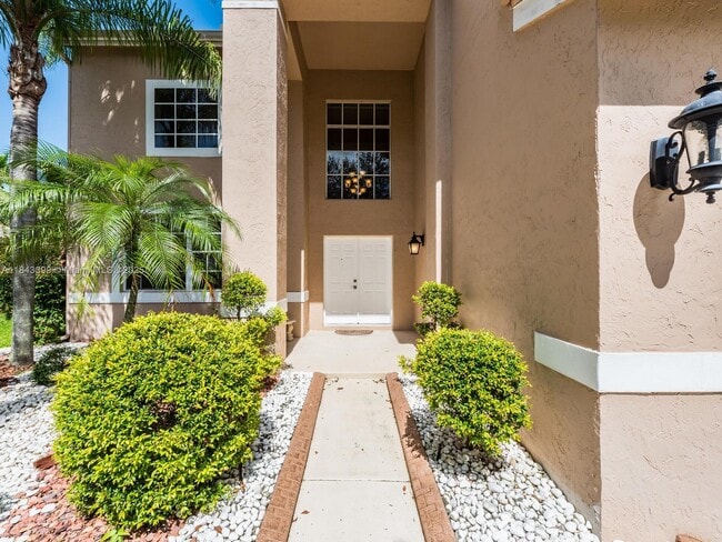 Building Photo - 584 Cambridge Dr