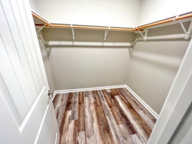 Building Photo - 524 Cautillion Dr