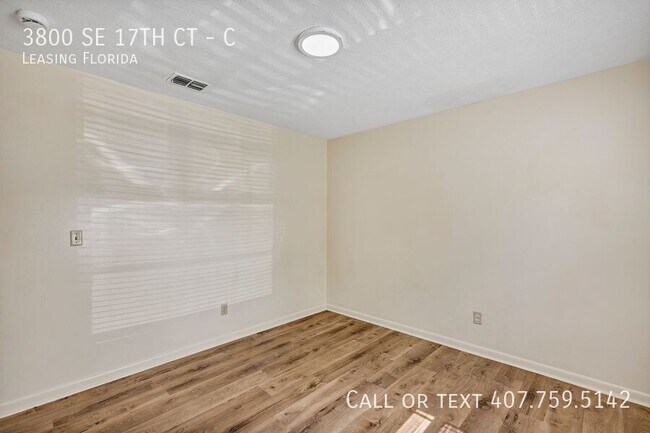 Building Photo - 3800 SE 17th Ct