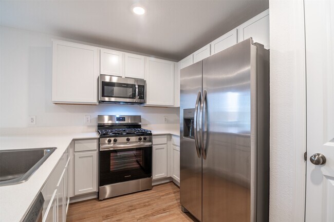 Building Photo - 1508 Las Cuevas Dr