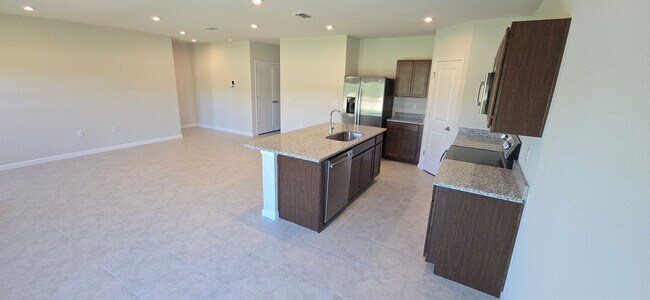 Building Photo - South Villages