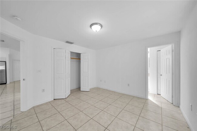 Building Photo - 1214 SE 24th Ave