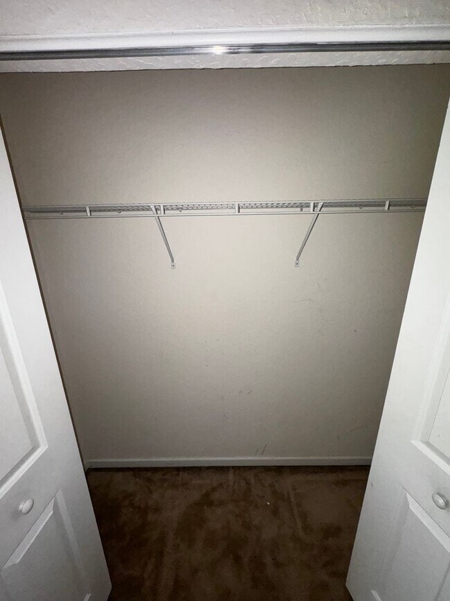 Building Photo - Beautiful 3BR/2.5BA Townhome with Water View in Fore Ranch