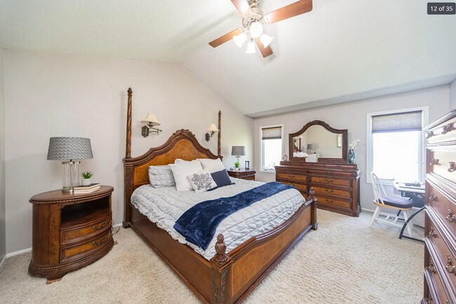 Building Photo - Desirable Clive Home with Easy Metro Access