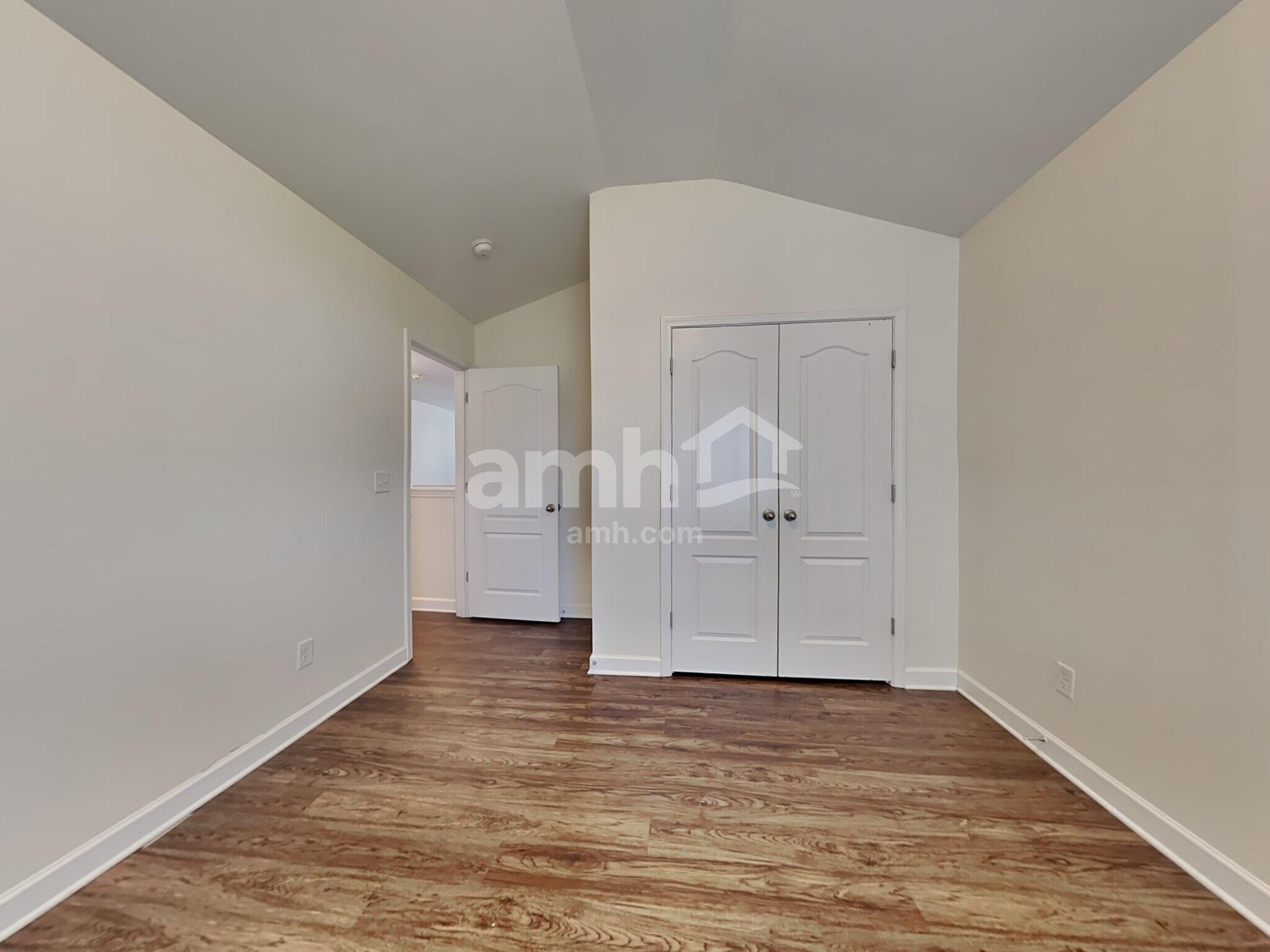 Building Photo - 530 Lateleaf Dr