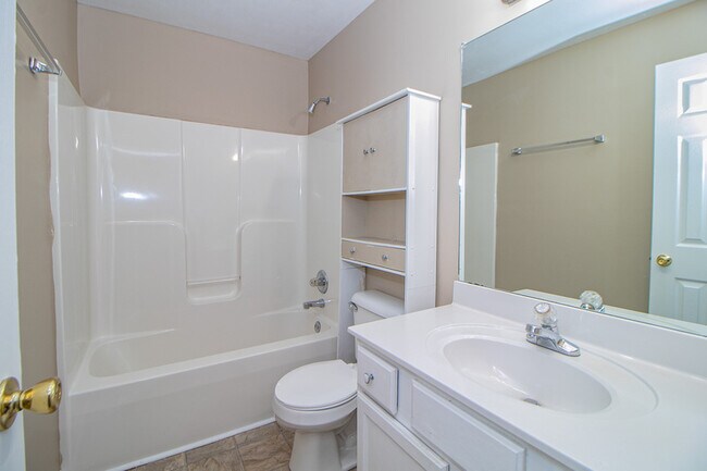 Building Photo - 101 Monarch Ln